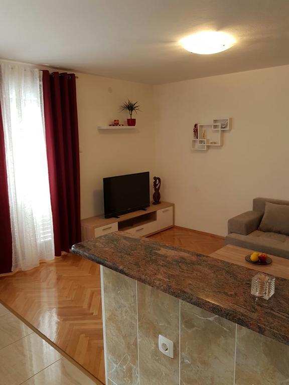 Apartment Vice Mali Spalato Esterno foto